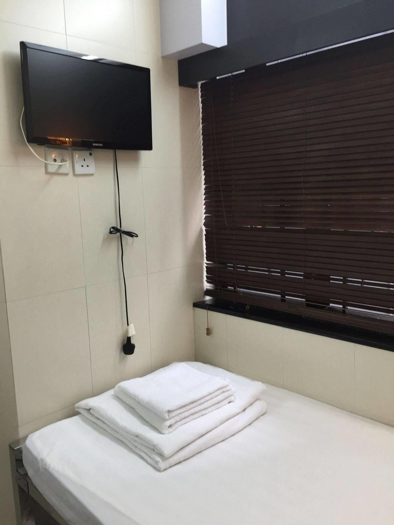 New Fortunate Guest House Гонконг Экстерьер фото