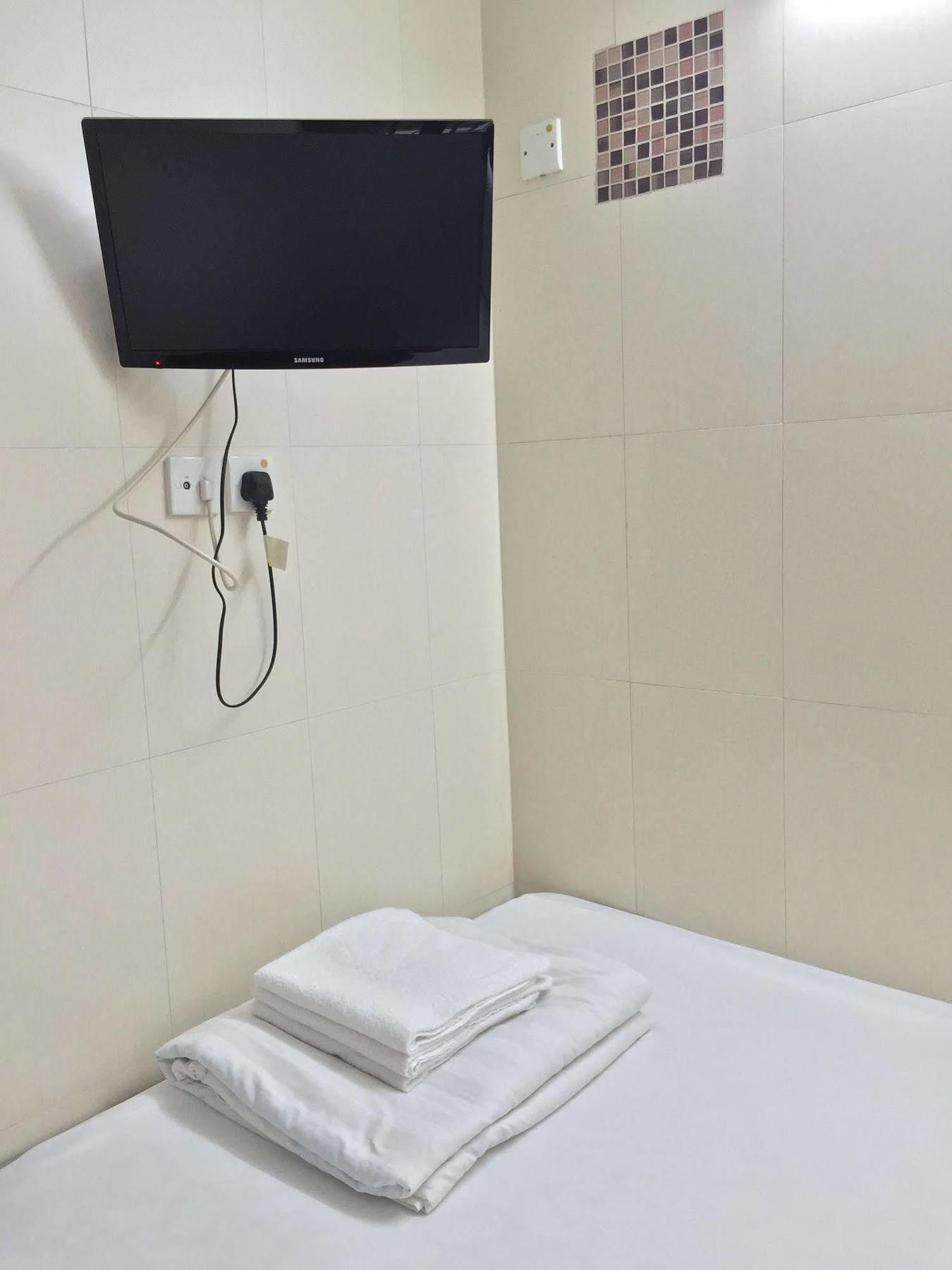 New Fortunate Guest House Гонконг Экстерьер фото