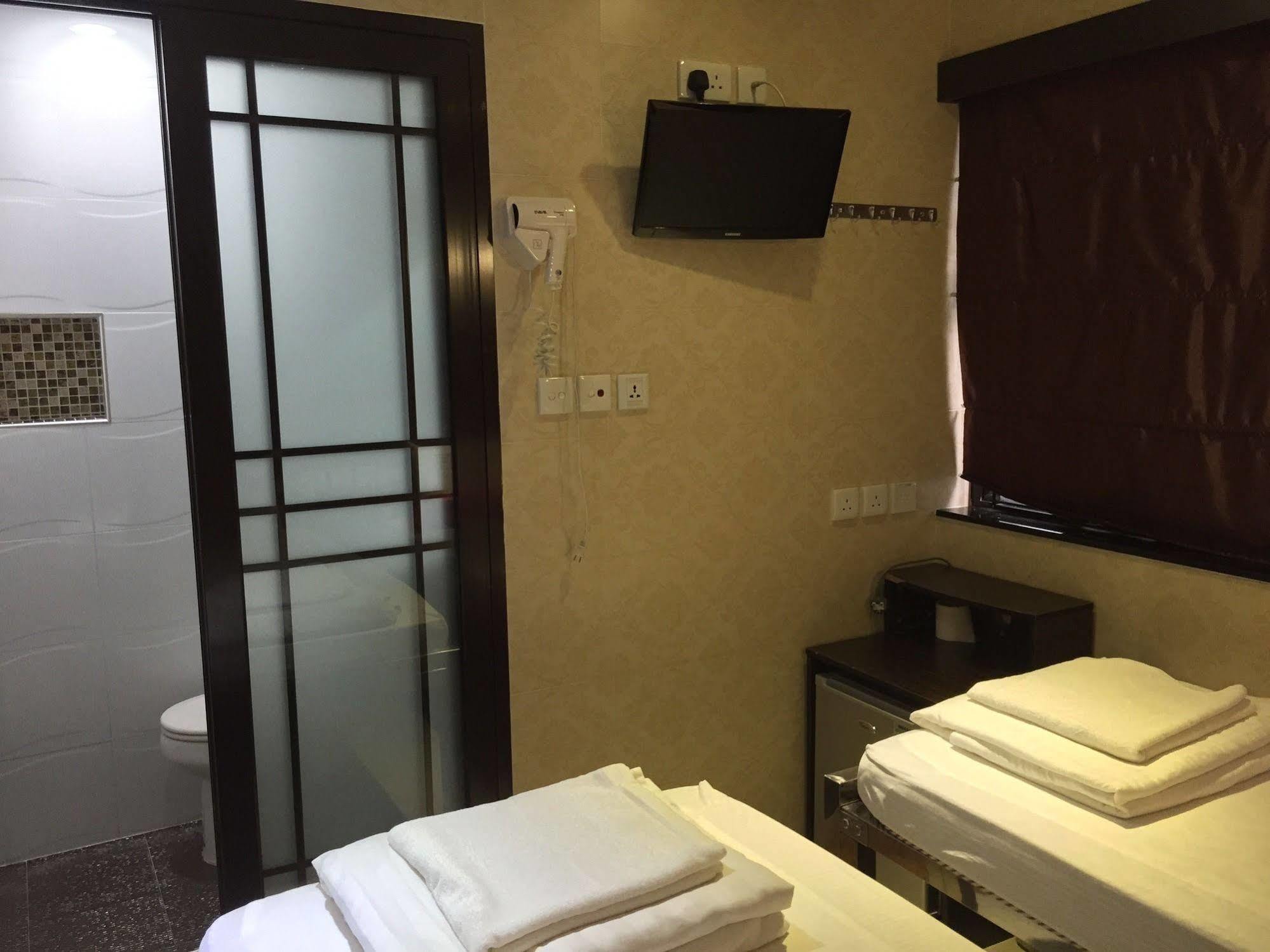 New Fortunate Guest House Гонконг Экстерьер фото