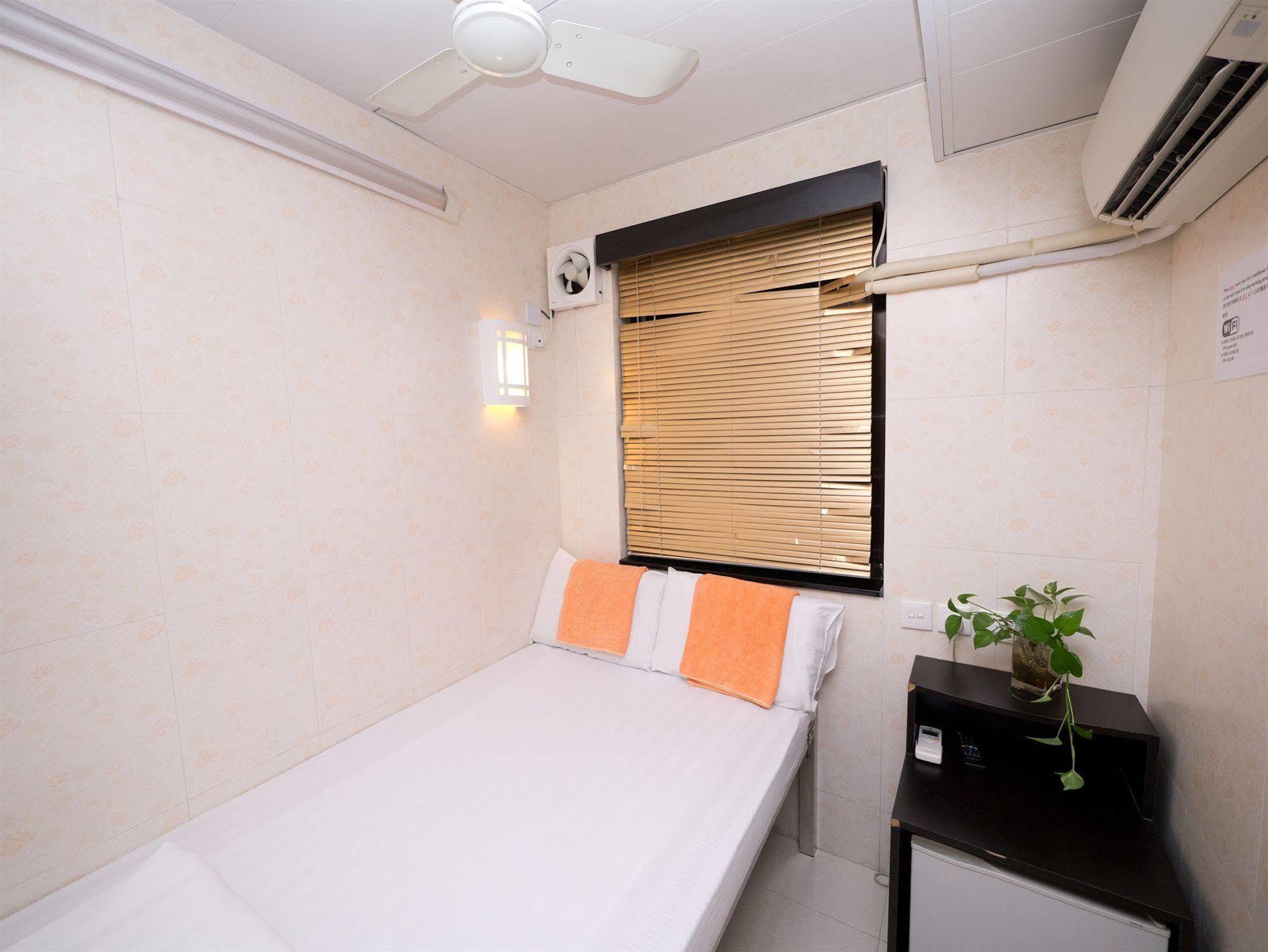 New Fortunate Guest House Гонконг Экстерьер фото