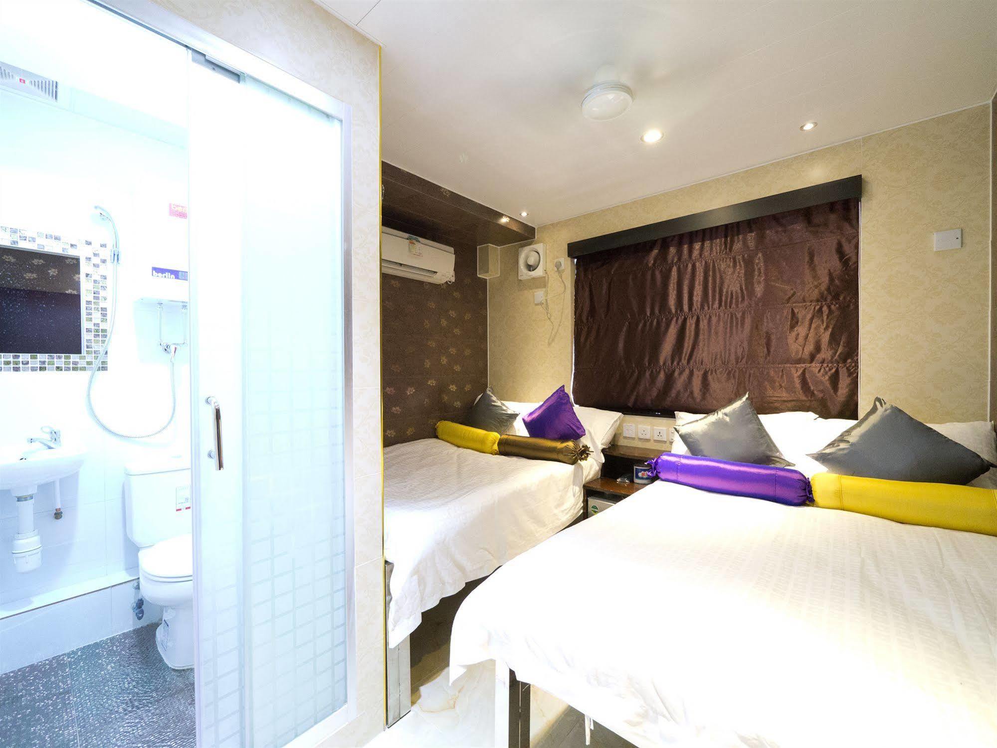 New Fortunate Guest House Гонконг Экстерьер фото