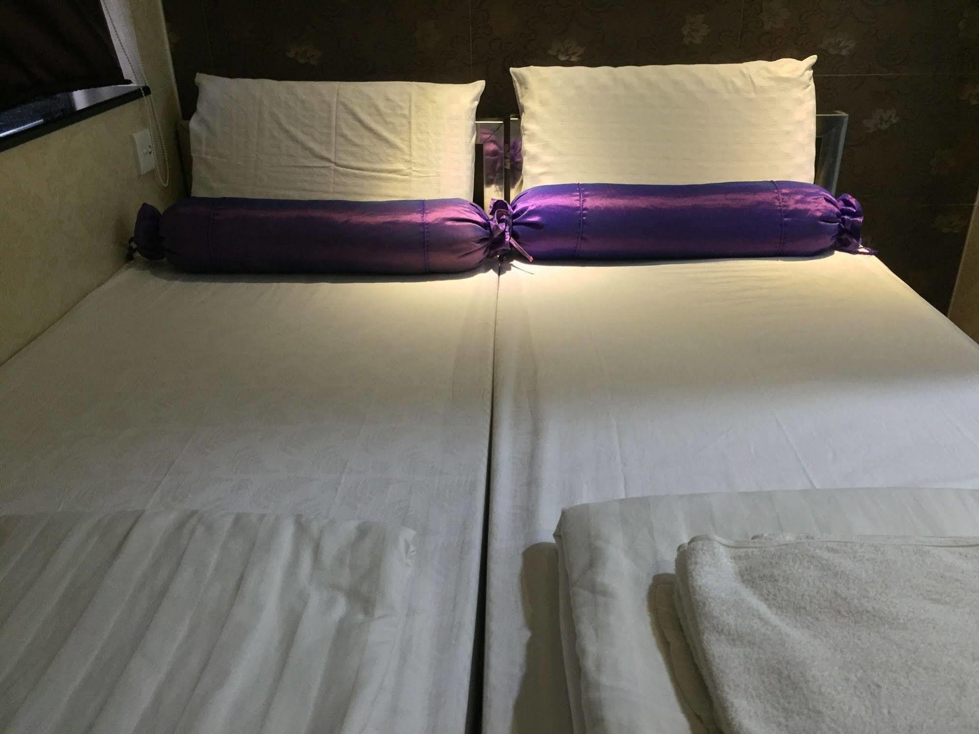 New Fortunate Guest House Гонконг Экстерьер фото