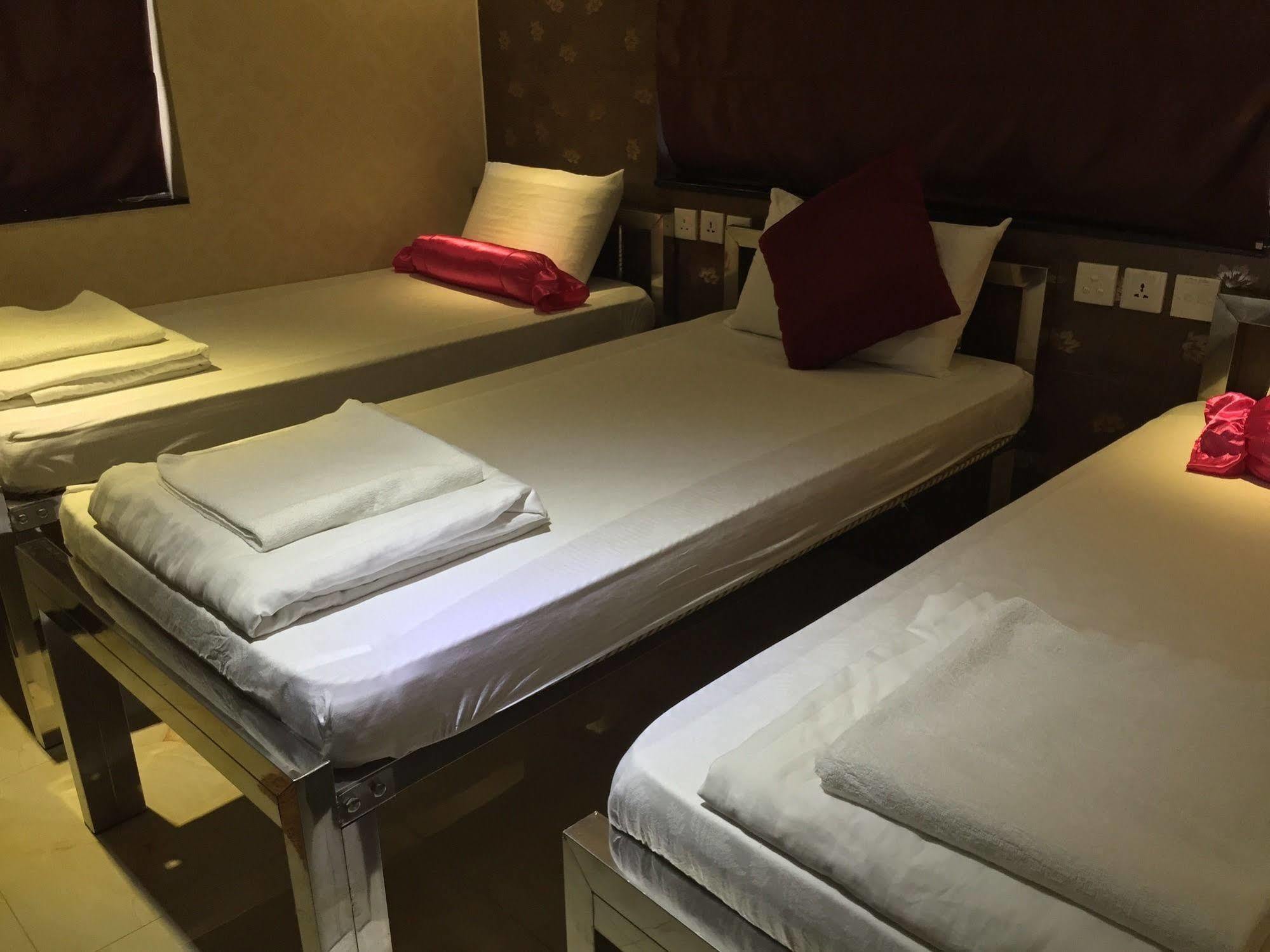 New Fortunate Guest House Гонконг Экстерьер фото