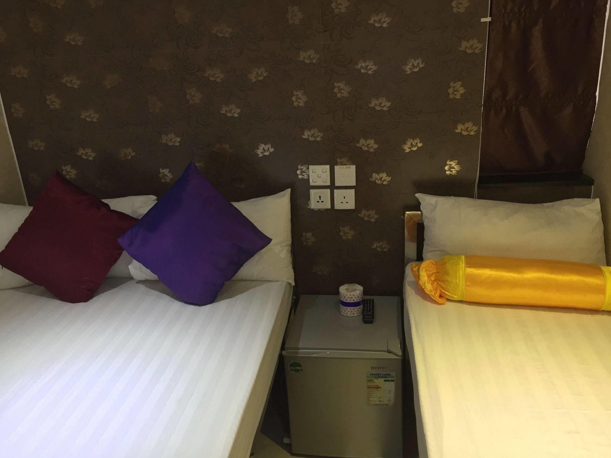 New Fortunate Guest House Гонконг Экстерьер фото